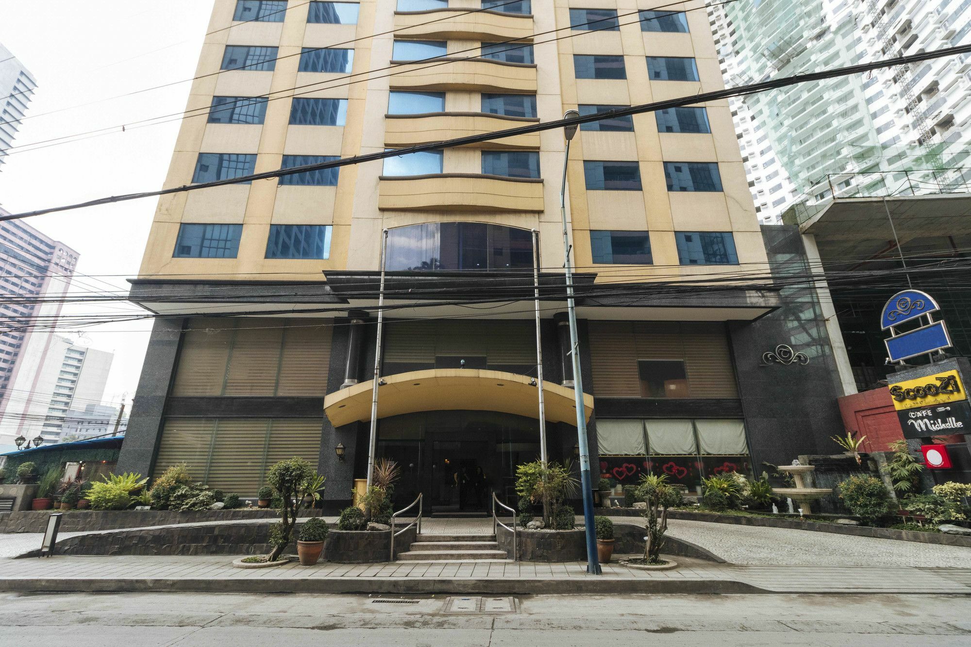 Reddoorz Plus Near Rcbc Plaza Makati City Exterior photo